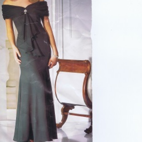 C 8585 gown, formal, after-five, cocktail, bride, - Picture 6 of 8